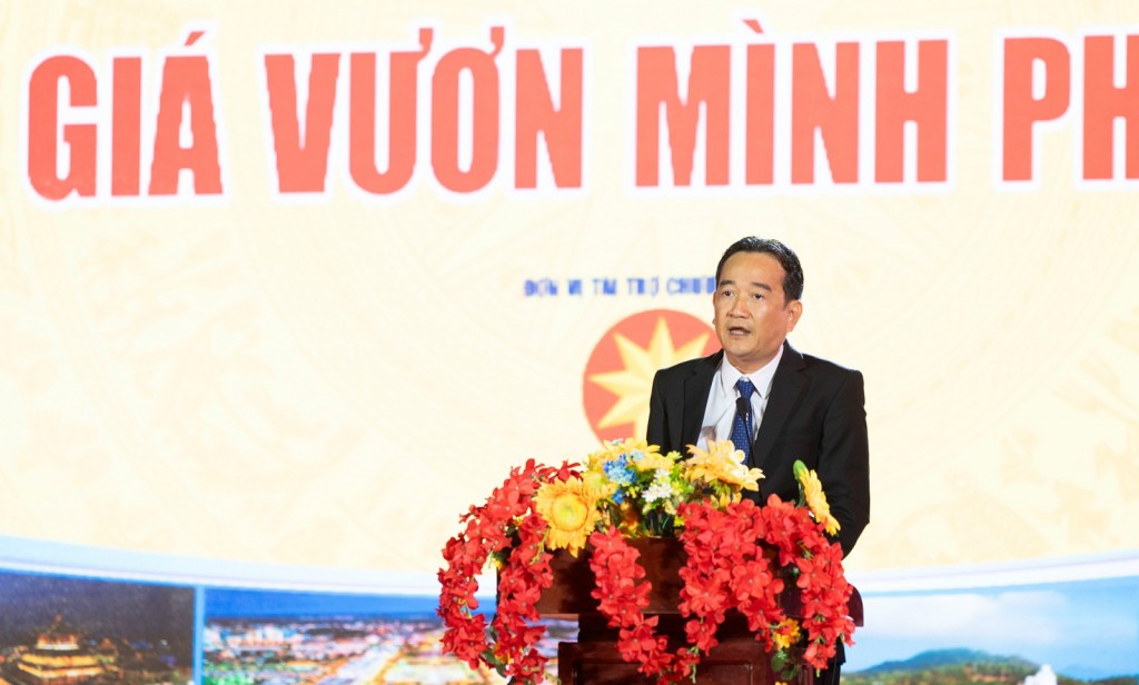 Chủ tịch UBND phường Rạch Giá Bùi Trung Thực phát biểu chào mừng và khai mạc chương trình Chủ tịch UBND phường Rạch Giá Bùi Trung Thực phát biểu chào mừng và khai mạc chương trình