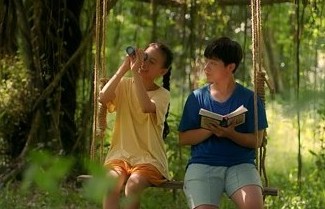 Chạm đến kí ức tuổi thơ với "Cách em 1 milimet"