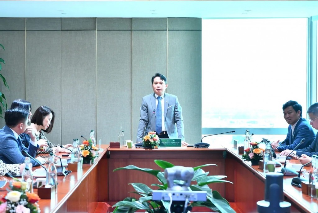 Ông Nguyễn Mạnh Hùng - Thành viên HĐQT Vietcombankphát biểu chỉ đạo tại buổi lễ Ông Nguyễn Mạnh Hùng - Thành viên HĐQT Vietcombankphát biểu chỉ đạo tại buổi lễ