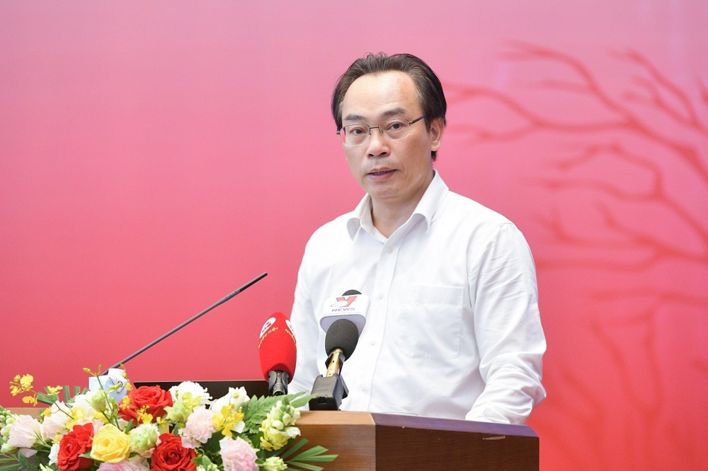 Thủ tướng Chính phủ điều động, bổ nhiệm ông Hoàng Minh Sơn, Thứ trưởng Bộ Giáo dục và Đào tạo giữ chức Chủ tịch Hội đồng, Giám đốc Đại học Quốc gia Hà Nội.