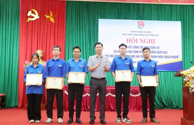 Ra mắt mô hình “Trường học an toàn - Vị thành niên trách nhiệm”