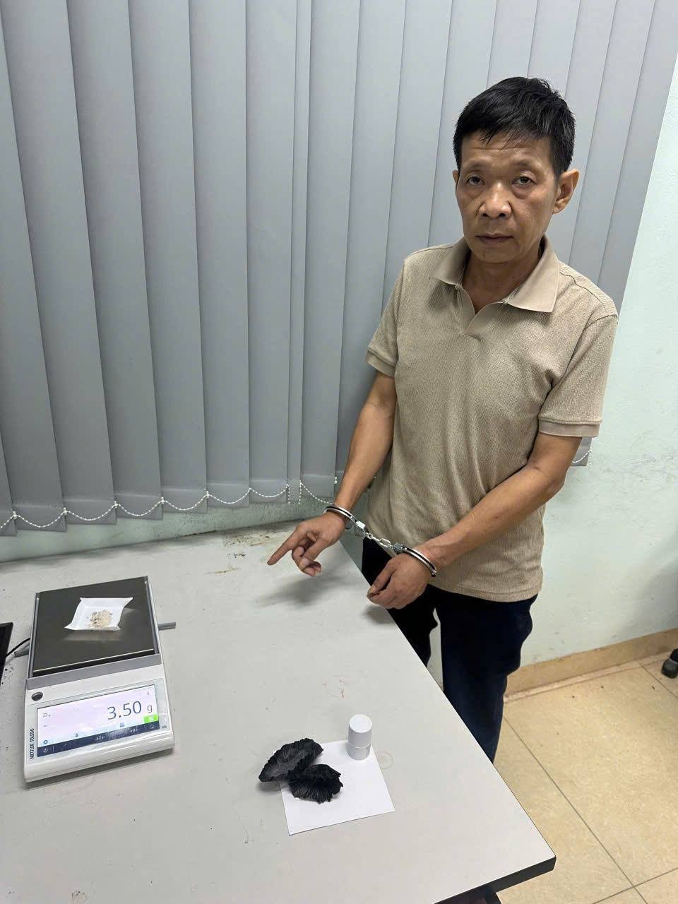 Đối tượng Đặng Phong Viễn và tang vật