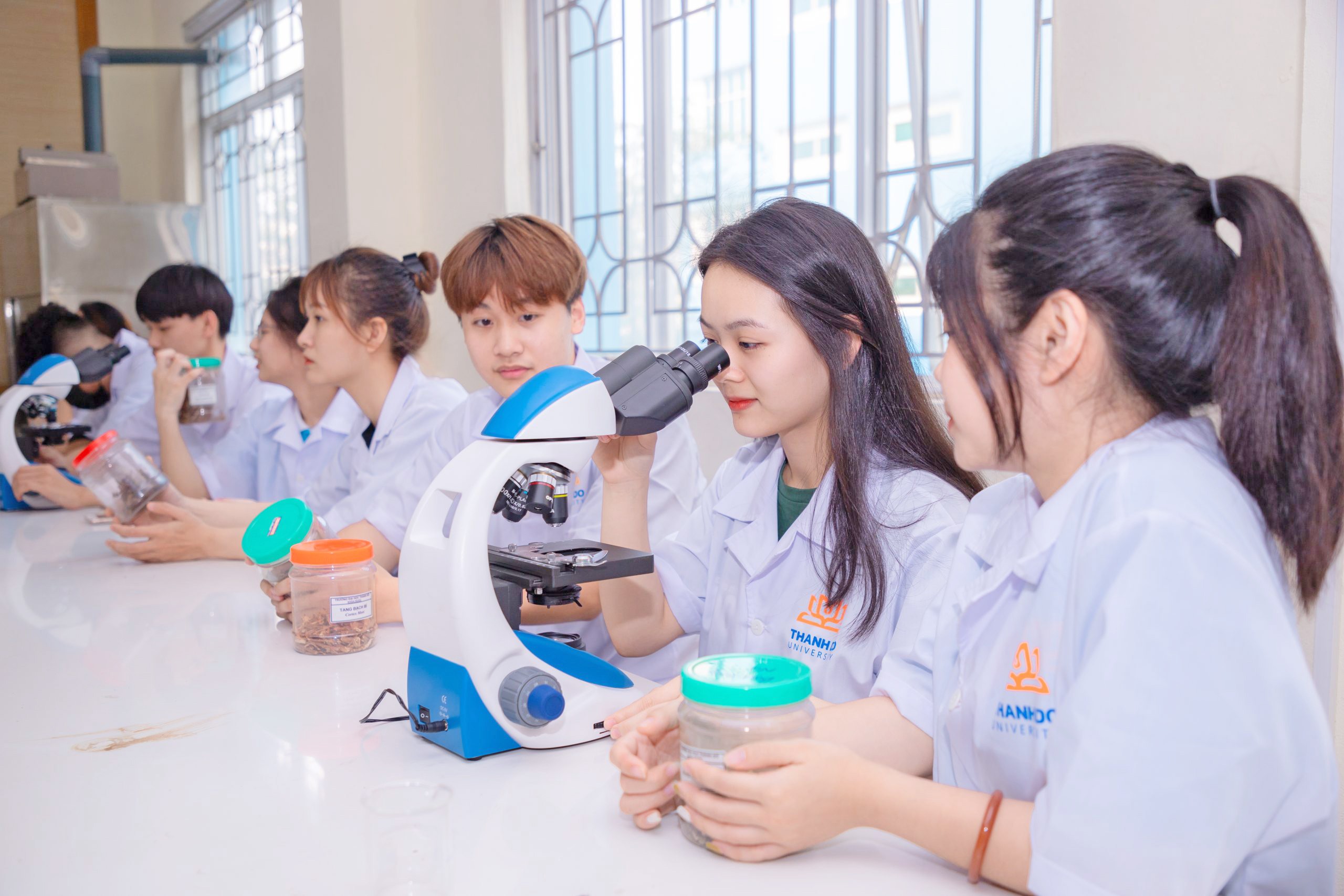 Tiên phong bứt phá trong kỷ nguyên sáng tạo, nhân văn Tiên phong bứt phá trong kỷ nguyên sáng tạo, nhân văn