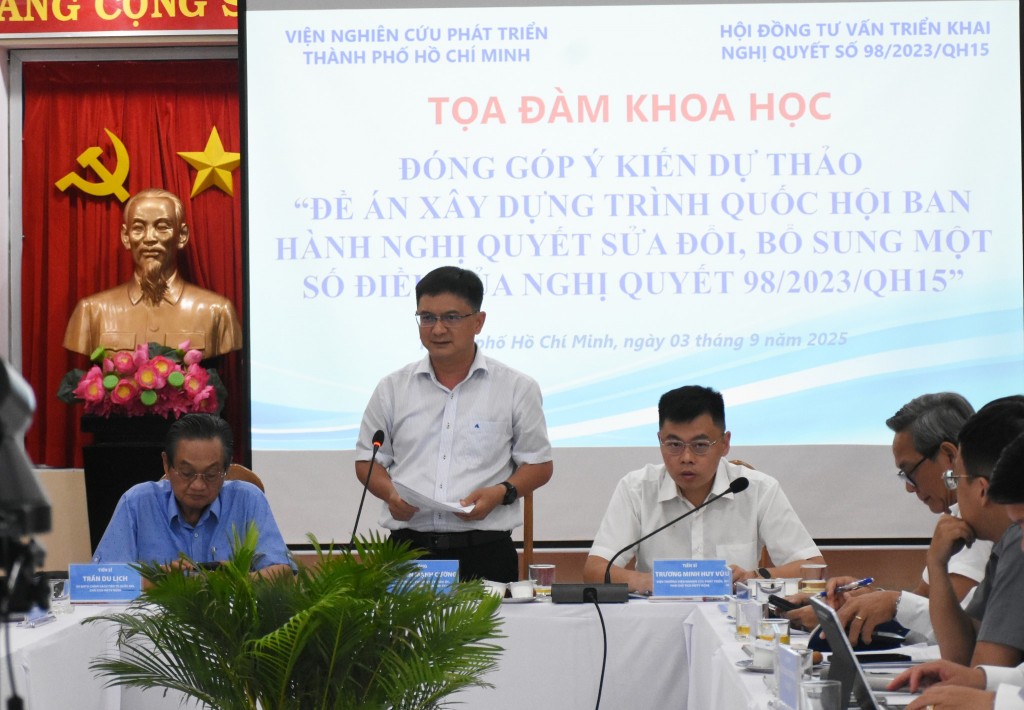Quang cảnh buổi tọa đàm