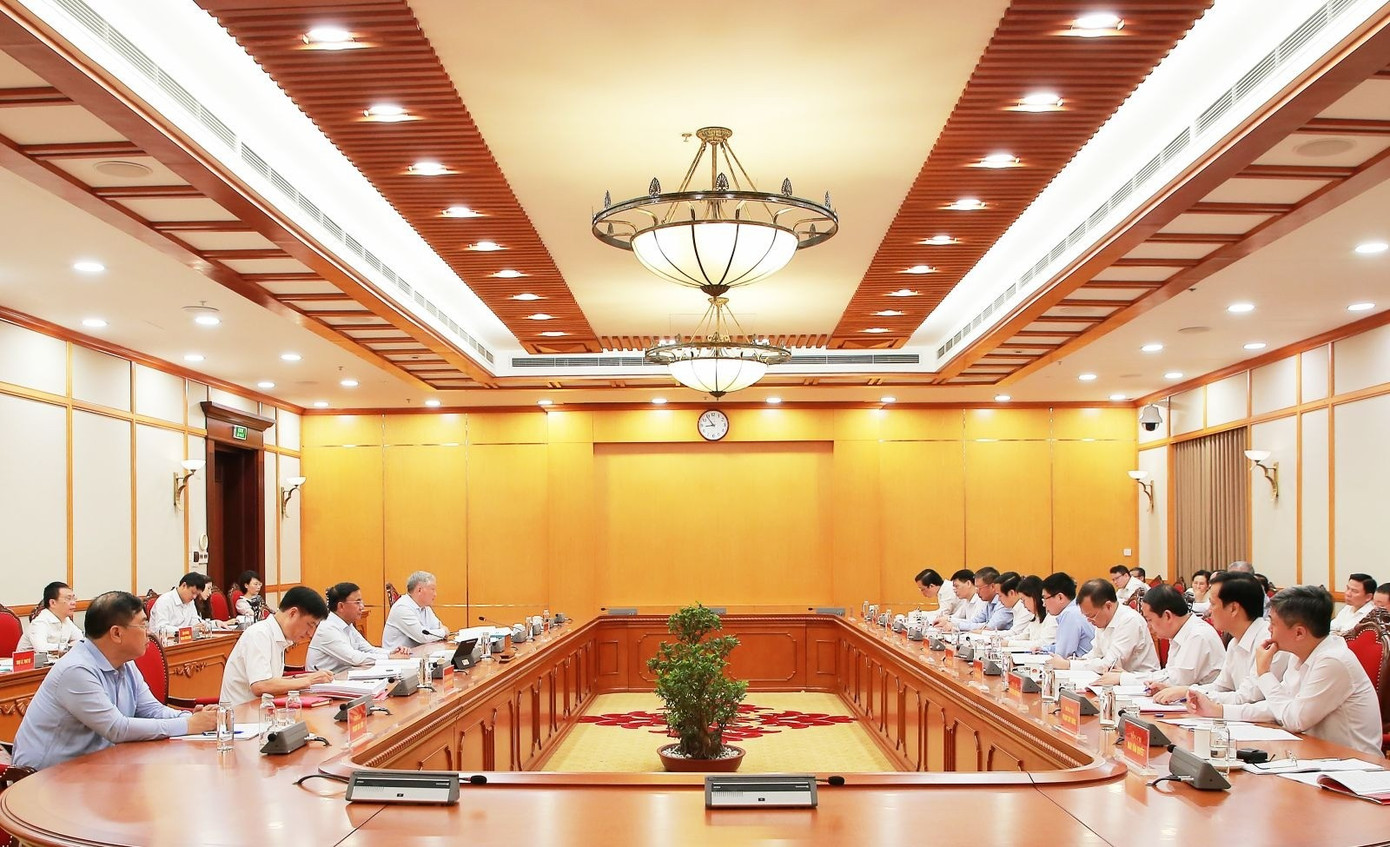 Tổ công tác số 4 của Bộ Chính trị làm việc với Ban Thường vụ Tỉnh ủy Ninh Bình. quangcanhninhbinh1.jpg