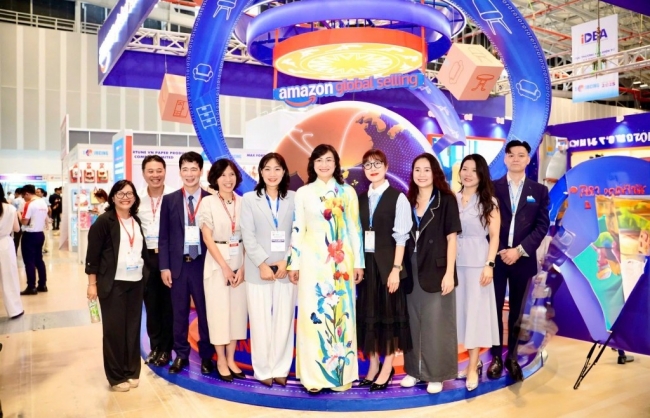 Thúc đẩy phân phối thông qua thương mại điện tử cho nhà sản xuất Việt Nam.