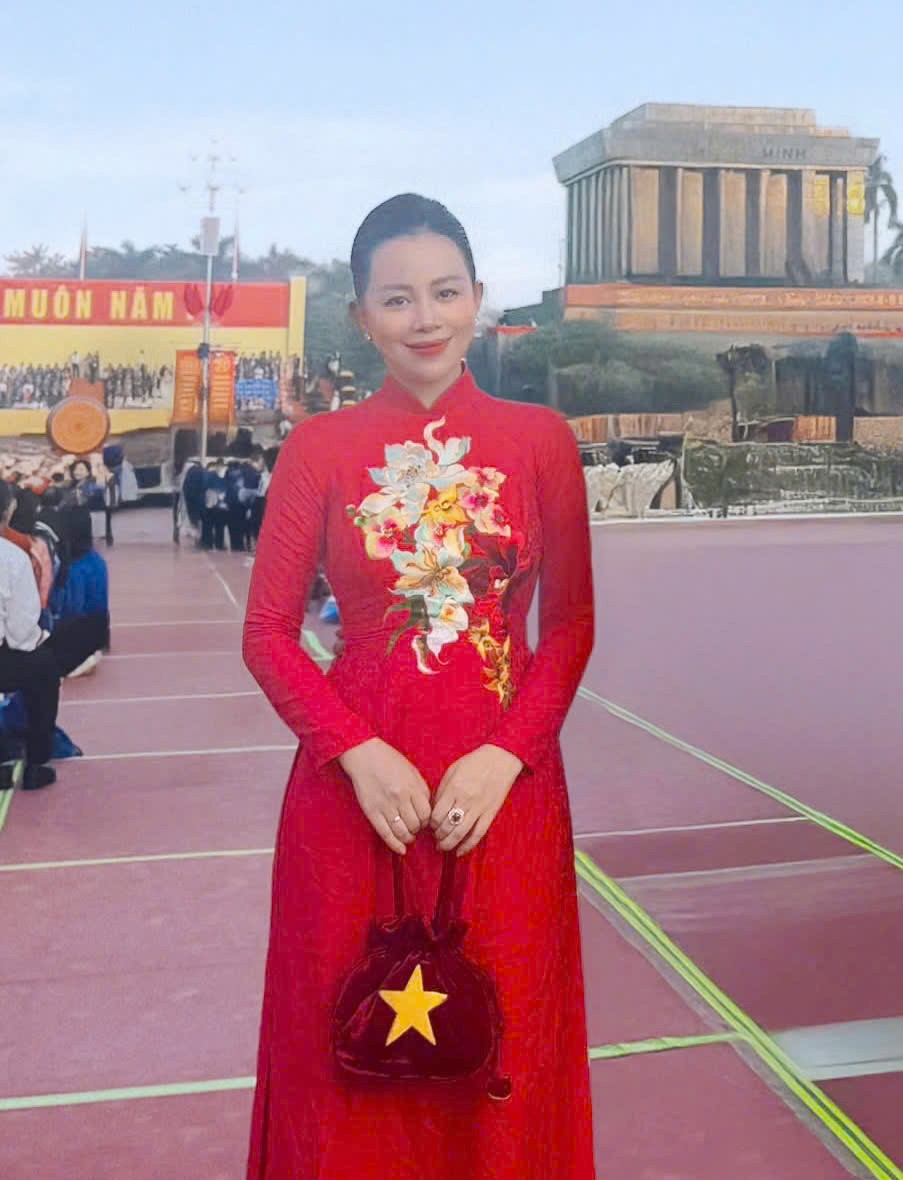 Bí mật về chiếc áo dài viral tối 2/9 của nhà thiết kế trẻ Nguyễn Thơ Thơ