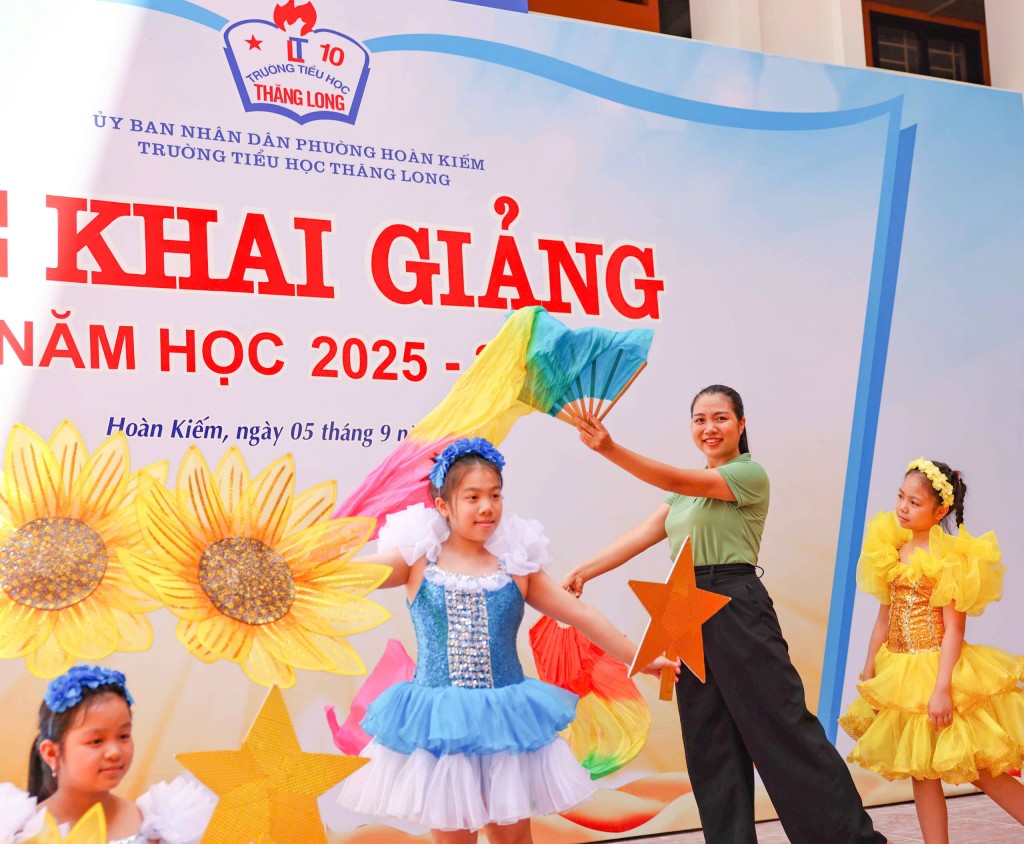 Năm học 2025 - 2026, trường Tiểu học Thăng Long có gần 1.300 học sinh. Ảnh: Thanh Tùng
