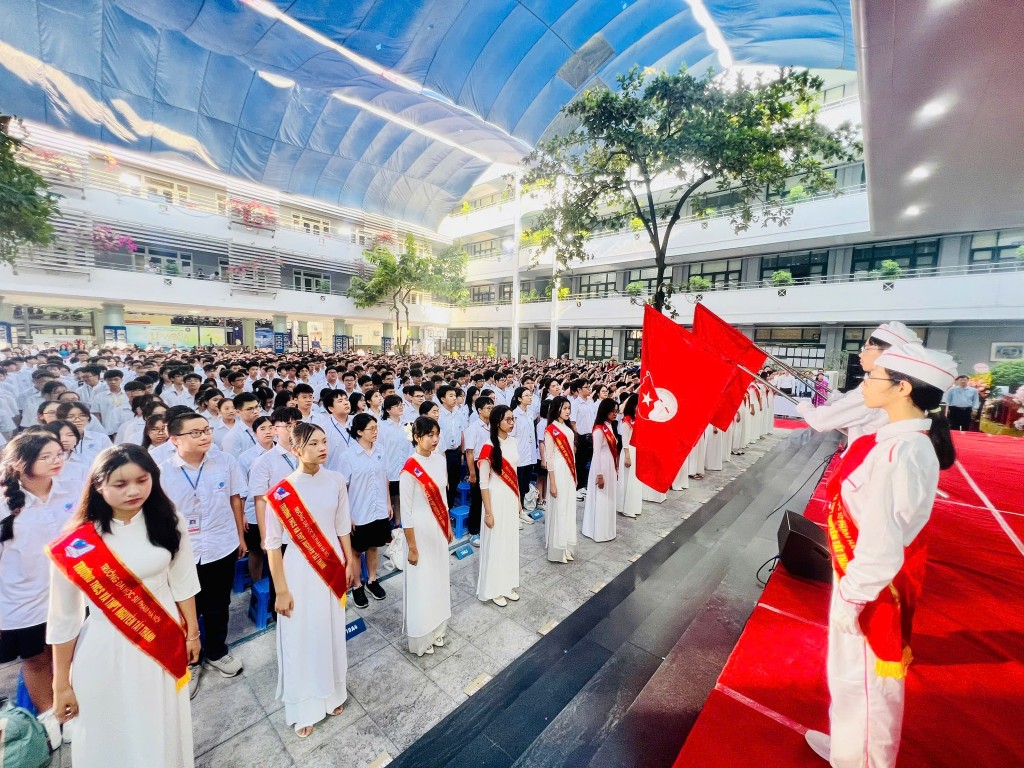 Tổ chức Lễ Khai giảng năm học mới thực sự là ngày hội toàn dân đưa trẻ đến trường