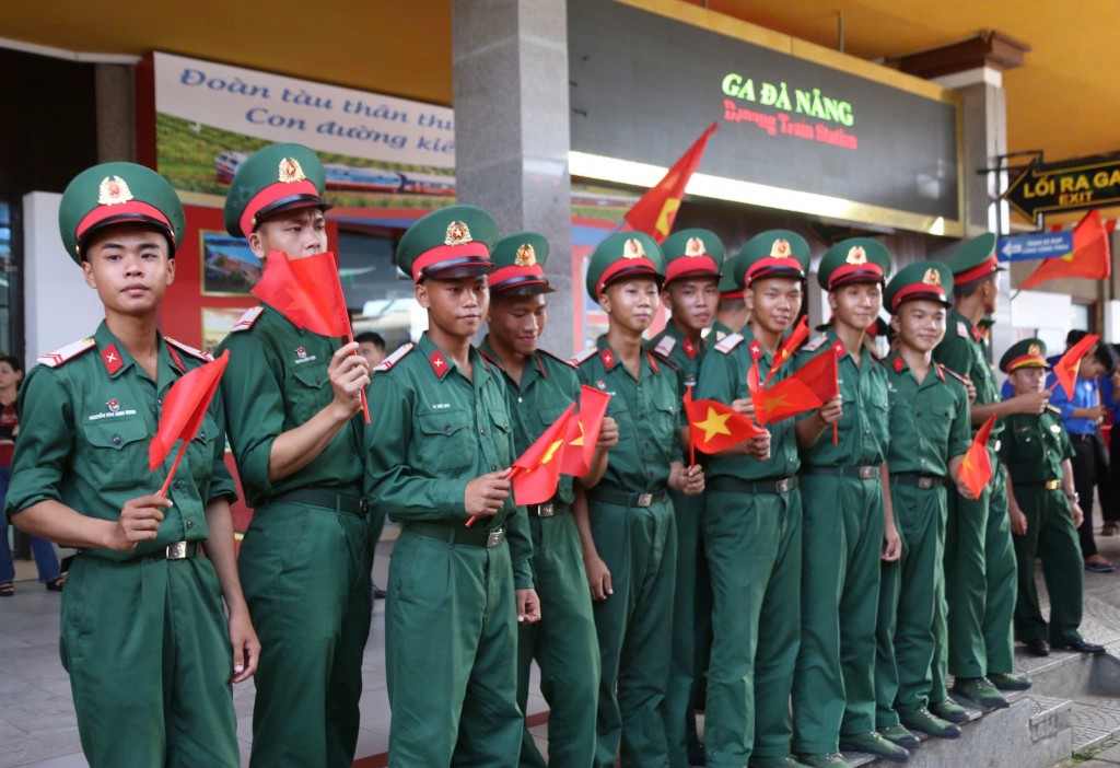 Buổi lễ diễn ra trong không khí trang trọng và ấm áp (Ảnh Đ.Minh)