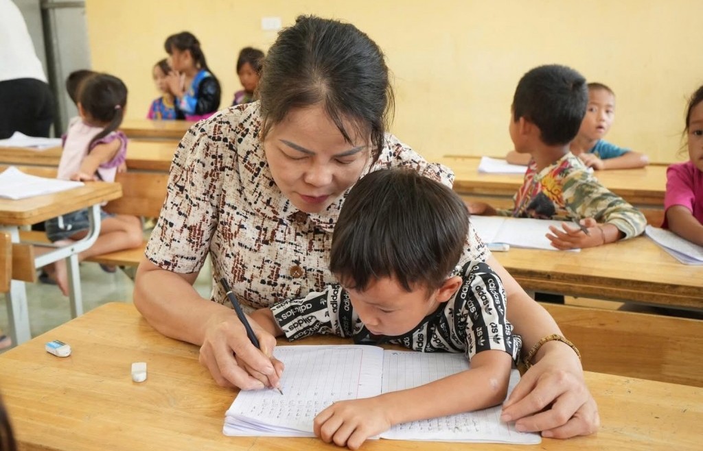 Chuẩn bị lễ khai giảng toàn quốc 5/9: Háo hức vùng cao