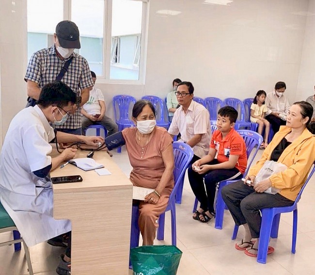 Bệnh viện Trung ương Huế khám sàng lọc bệnh tim cho người dân