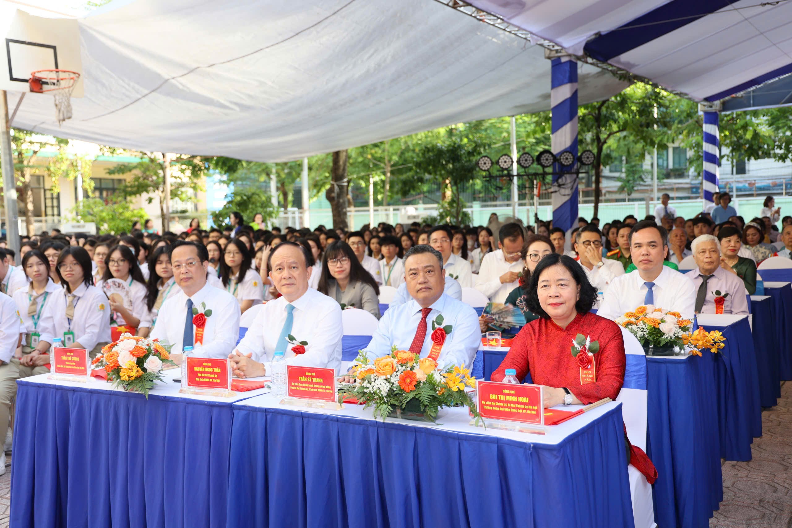 Học sinh Thủ đô hân hoan mừng 80 năm ngành Giáo dục và khai giảng năm học mới