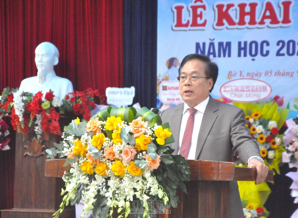 Bí thư TW Đoàn Nguyễn Minh Triết dự lễ khai giảng vùng biên giới