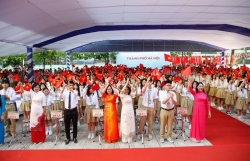 Vui tiếng trống tựu trường trong tiếng hát mùa thu...