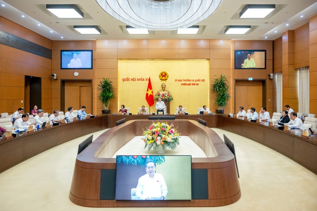 Quang cảnh phiên họp