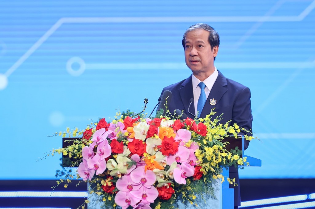 Bộ trưởng Bộ GD&ĐT Nguyễn Kim Sơn phát biểu tại buổi lễ.