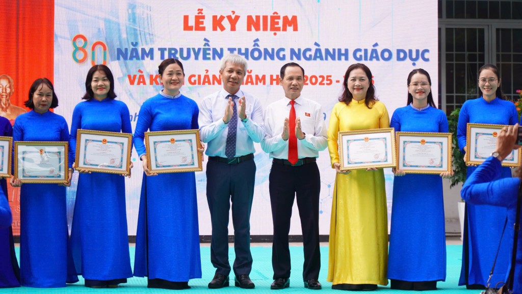 Không khí khai giảng rộn ràng tại các điểm trường ở Vũng Tàu Không khí khai giảng rộn ràng tại các điểm trường ở Vũng Tàu