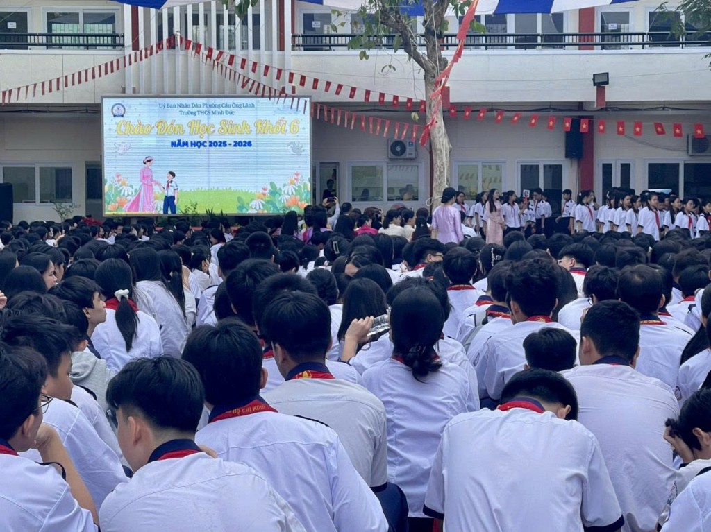 TP Hồ Chí Minh rộn ràng không khí khai giảng