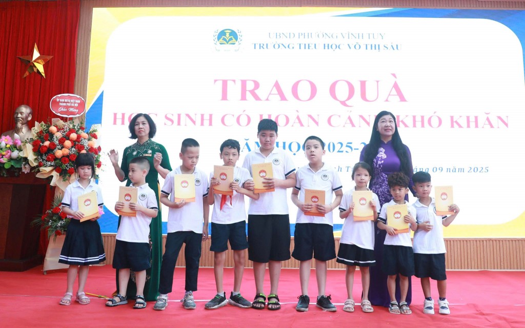 Trường Tiểu học Võ Thị Sáu chào đón 299 học sinh vào lớp 1