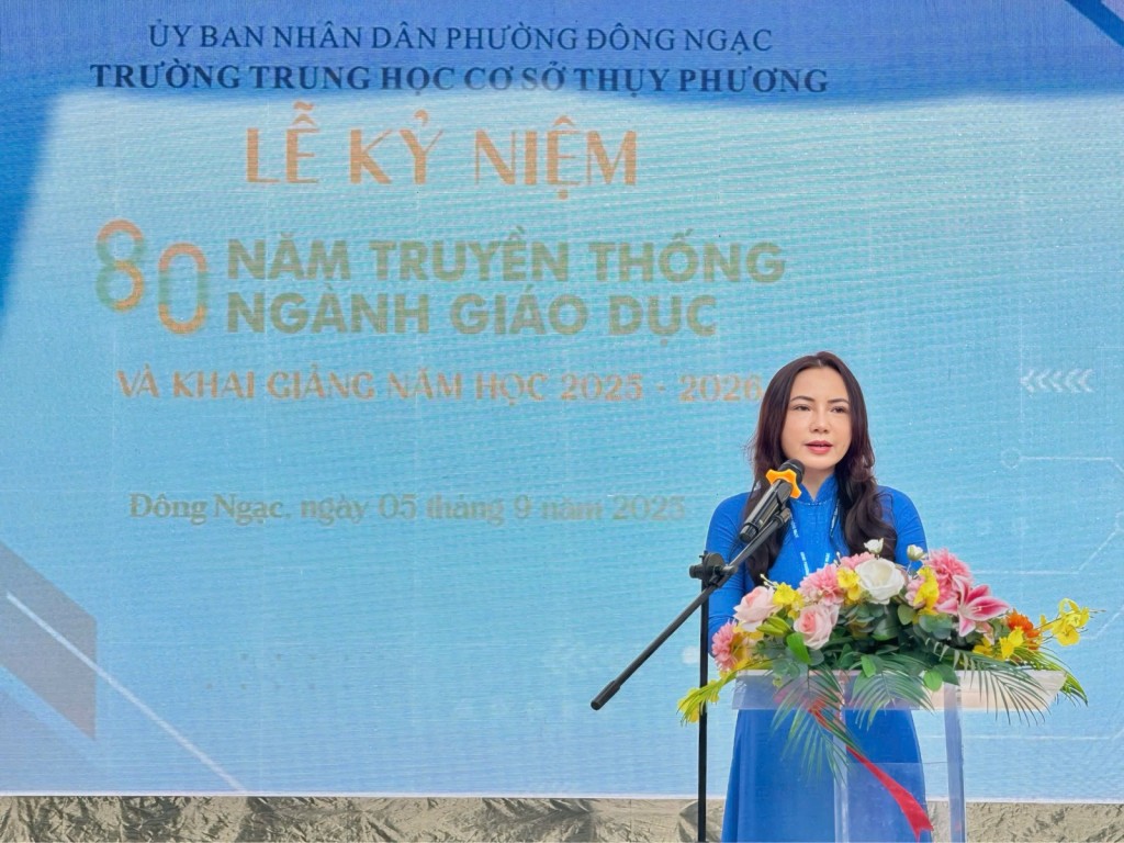 Đồng chí Nguyễn Thị Hương, Uỷ viên BTV Đảng ủy, Phó Chủ tịch UBND phường Đông Ngạc Đồng chí Nguyễn Thị Hương, Uỷ viên BTV Đảng ủy, Phó Chủ tịch UBND phường Đông Ngạc