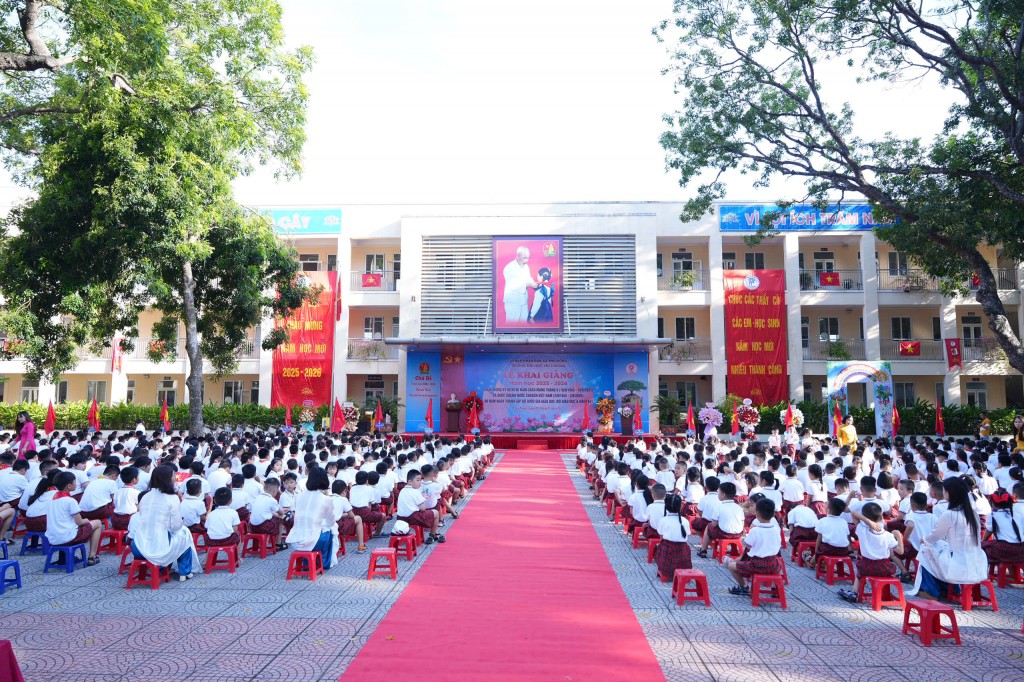 Xã Phù Đổng: Rộn ràng Lễ khai giảng năm học mới Xã Phù Đổng: Rộn ràng Lễ khai giảng năm học mới