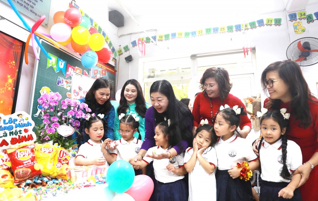 Khai giảng năm học mới cùng thầy và trò Trường Tiểu học Tây Sơn