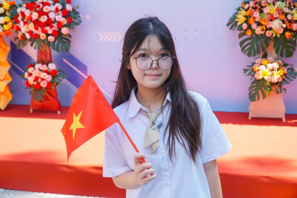 Trường THPT Phan Huy Chú rộn ràng ngày hội đến trường