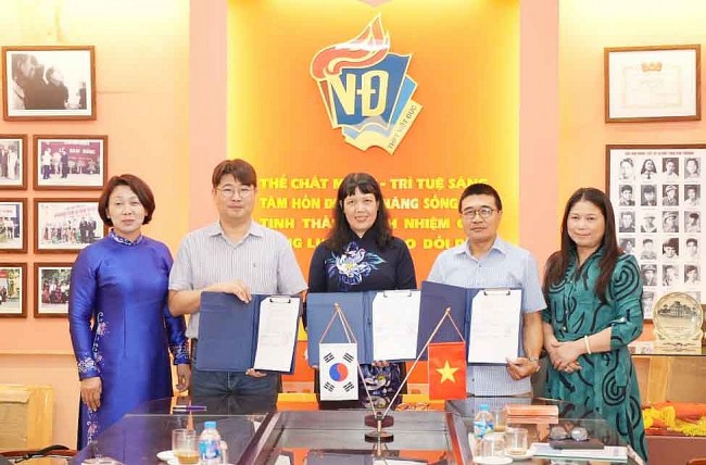 Trường THPT Việt Đức đẩy mạnh giáo dục số trong dạy và học