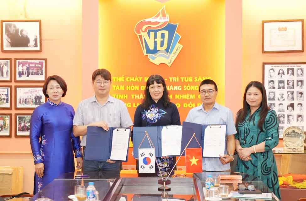 Trường THPT Việt Đức đẩy mạnh giáo dục số trong dạy và học