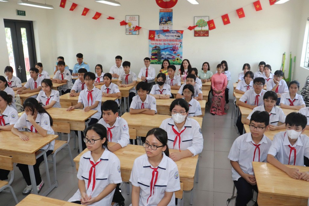 Hơn 15.700 học sinh xã Thuận An hân hoan chào đón năm học mới