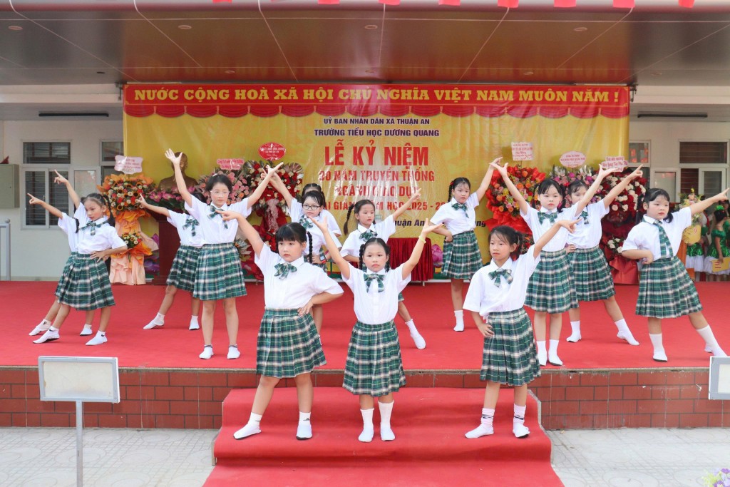 Hơn 15.700 học sinh xã Thuận An hân hoan chào đón năm học mới