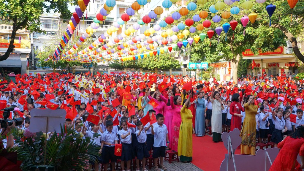 Thầy và trò trường Tiểu học Văn Yên hân hoan chào đón năm học mới Thầy và trò trường Tiểu học Văn Yên hân hoan chào đón năm học mới
