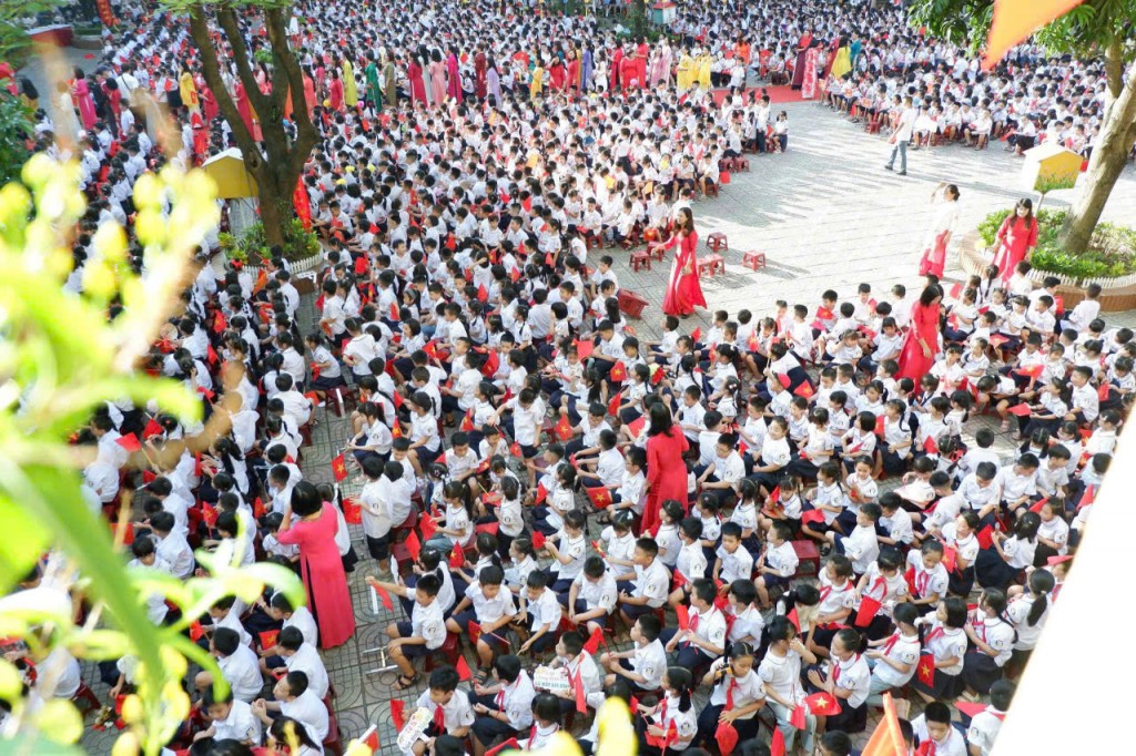 Thầy, trò Tiểu học Văn Yên rộn ràng chào năm học mới Thầy, trò Tiểu học Văn Yên rộn ràng chào năm học mới