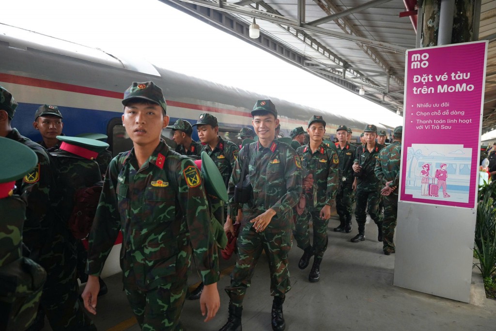 đoàn chiến sĩ hoàn thành nhiệm vụ A80 từ Hà Nội trở về đoàn chiến sĩ hoàn thành nhiệm vụ A80 từ Hà Nội trở về