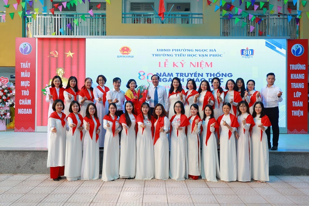 Thi đua dạy tốt, học tốt, gắn với xây dựng “Trường học hạnh phúc”