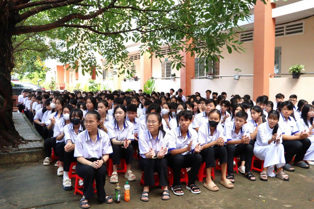 An Giang: Hơn 750.000 học sinh nô nức khai giảng năm học mới