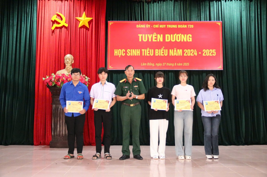 Nông trường 720: Ấm áp nghĩa tình Công đoàn dịp Tết Độc lập