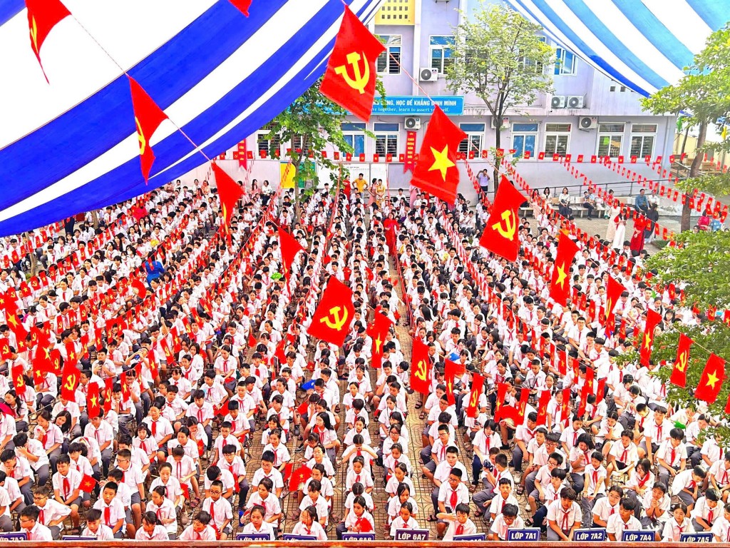 Hơn 52.000 học sinh các cấp học trên địa bàn phường Từ Liêm bước vào năm học mới