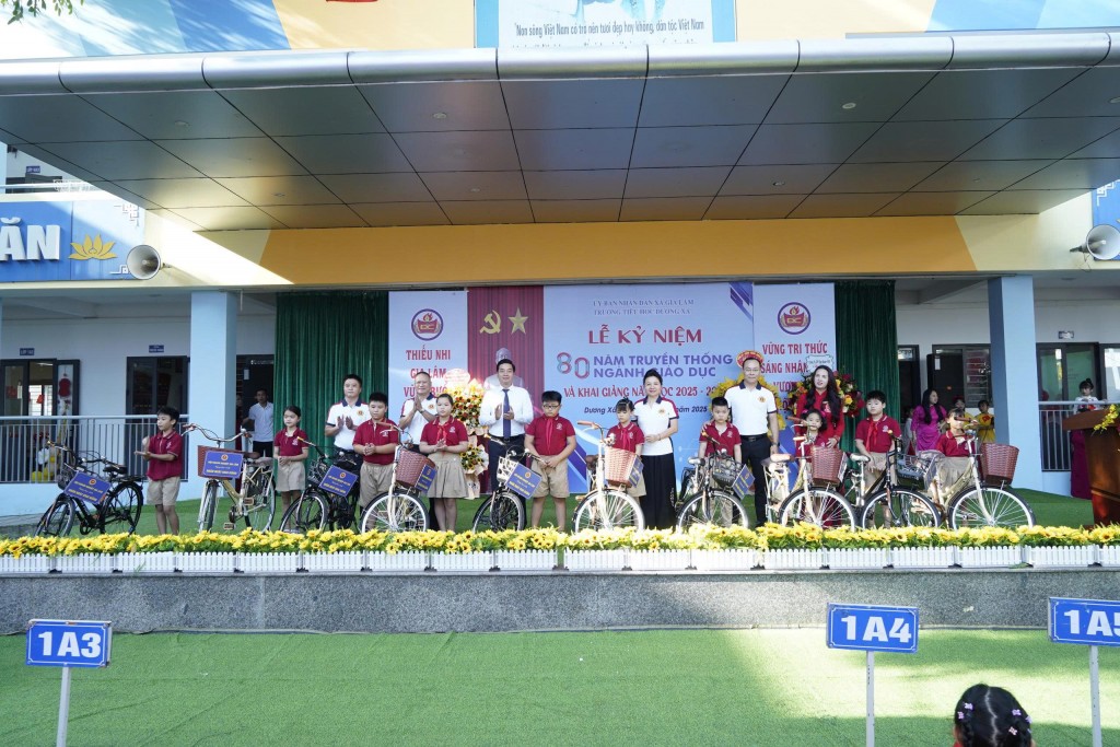 Hơn 20.000 học sinh xã Gia Lâm nô nức bước vào năm học mới