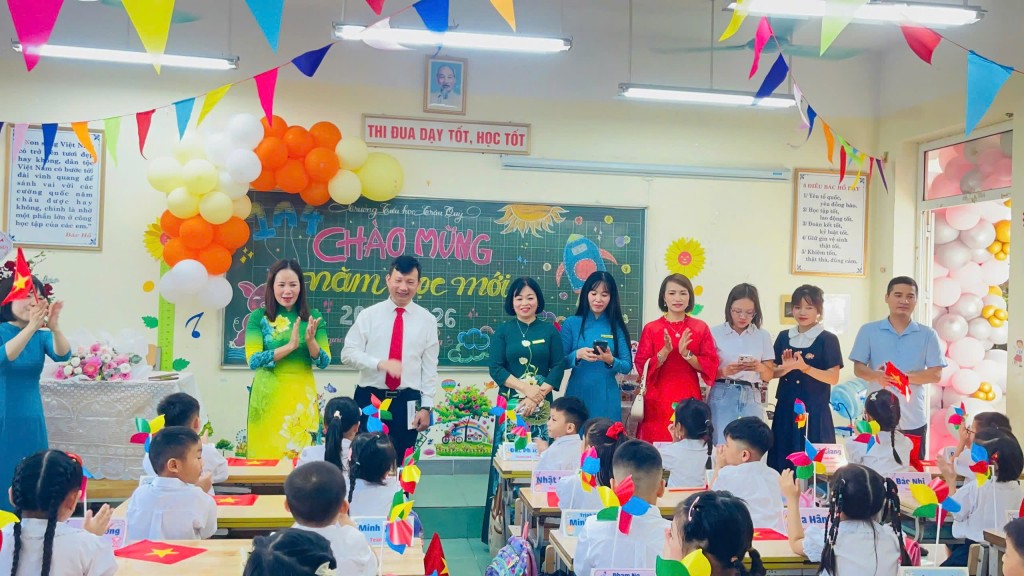 Hơn 20.000 học sinh xã Gia Lâm nô nức bước vào năm học mới