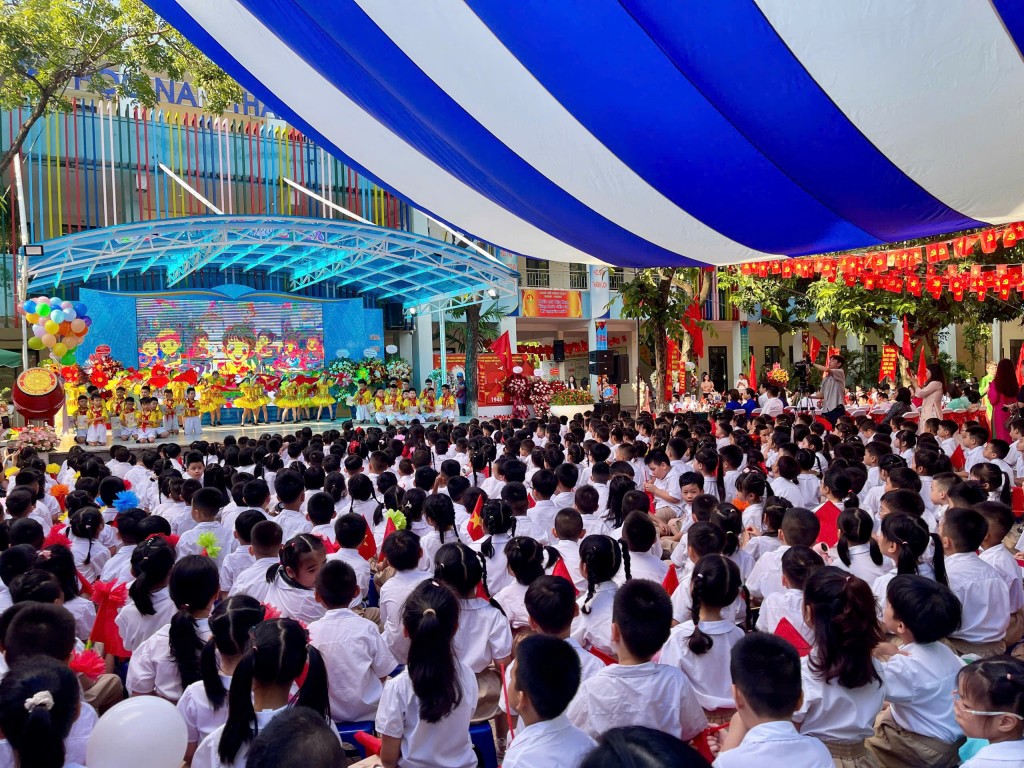 Rộn ràng ngày khai giảng ở Trường Tiểu học Nam Thành Công