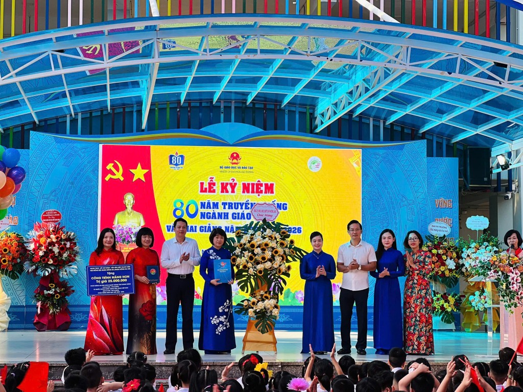 Rộn ràng ngày khai giảng ở Trường Tiểu học Nam Thành Công