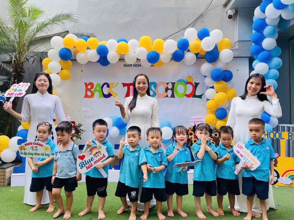 Trong veo mắt trẻ, ấm tình cô trò