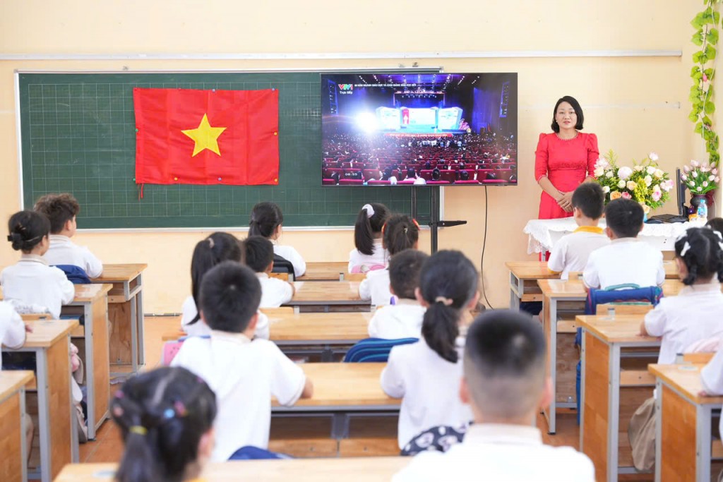 Học sinh Bát Tràng rộn ràng đón chào năm học mới 2025 - 2026