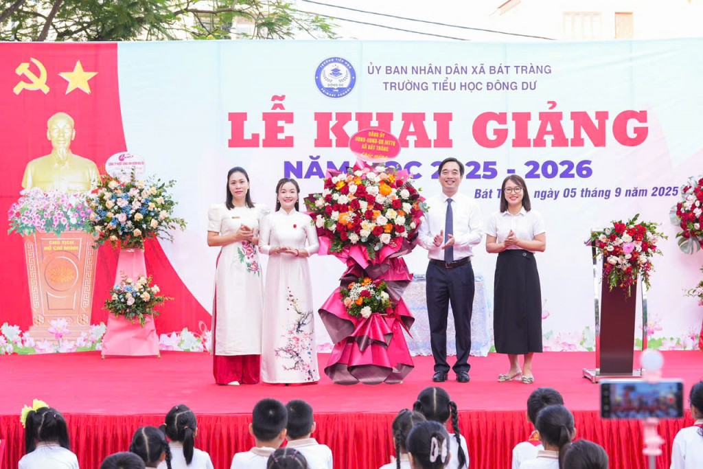Học sinh Bát Tràng rộn ràng đón chào năm học mới 2025 - 2026