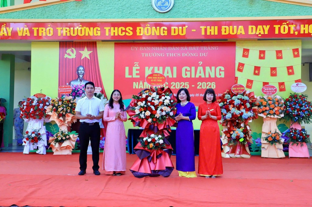 Học sinh Bát Tràng rộn ràng đón chào năm học mới 2025 - 2026