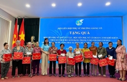 Phụ nữ phường Giảng Võ đồng hành, tiếp sức hội viên khó khăn