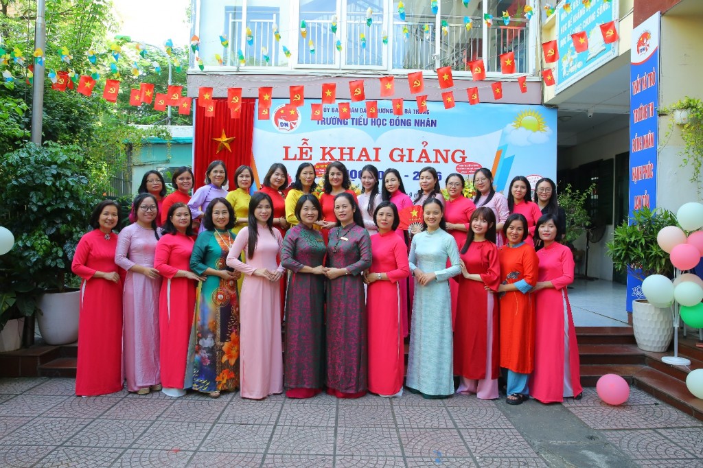 Cô trò trường Tiểu học Đồng Nhân tưng bừng khai giảng năm học mới