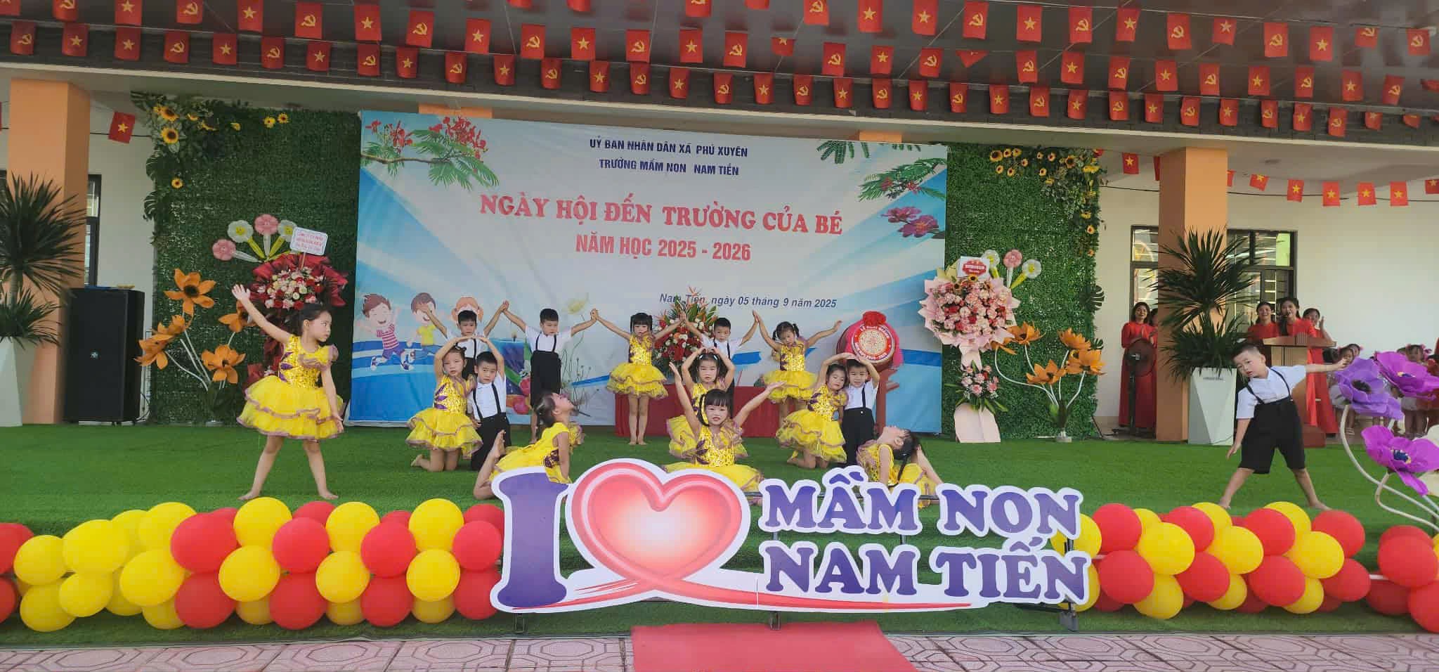 Không khí rộn ràng chào đón năm học mới tại xã Phú Xuyên